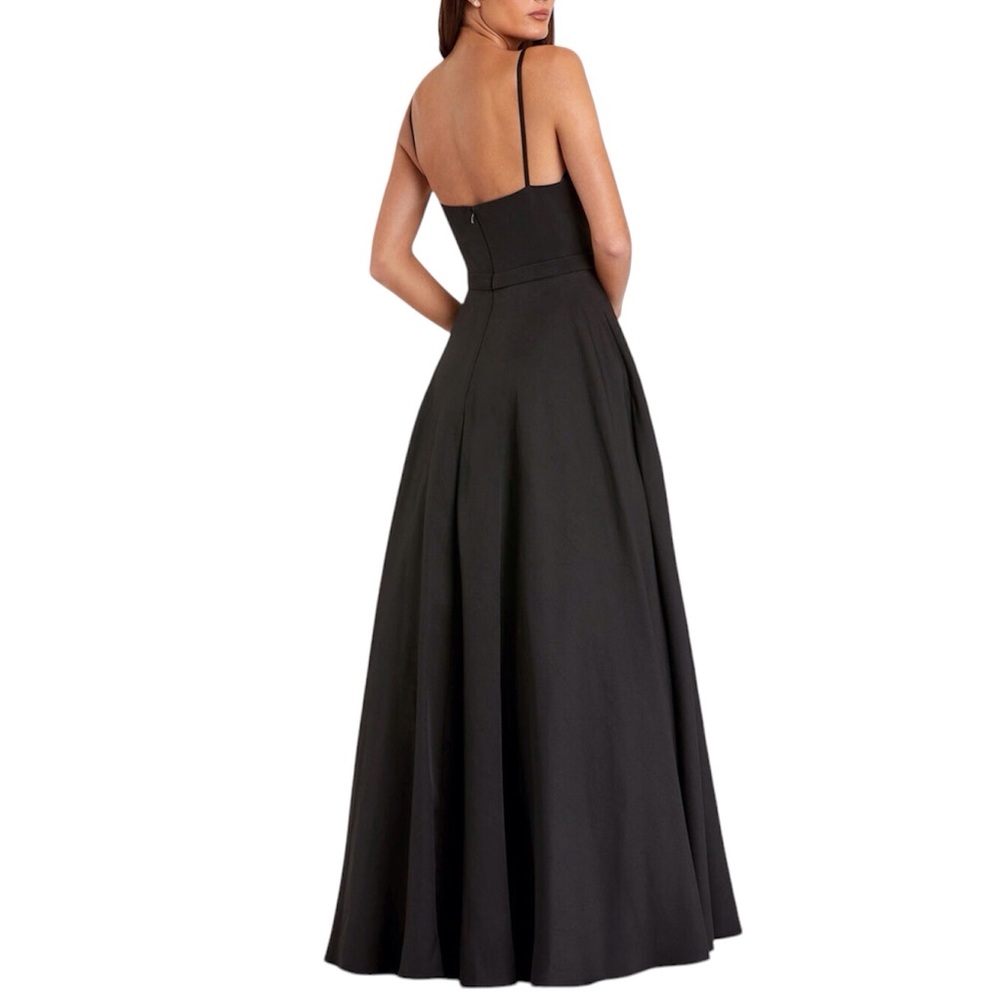 Mac Duggal Black Backless V-Neck Ball Gown - Picture 5 of 8